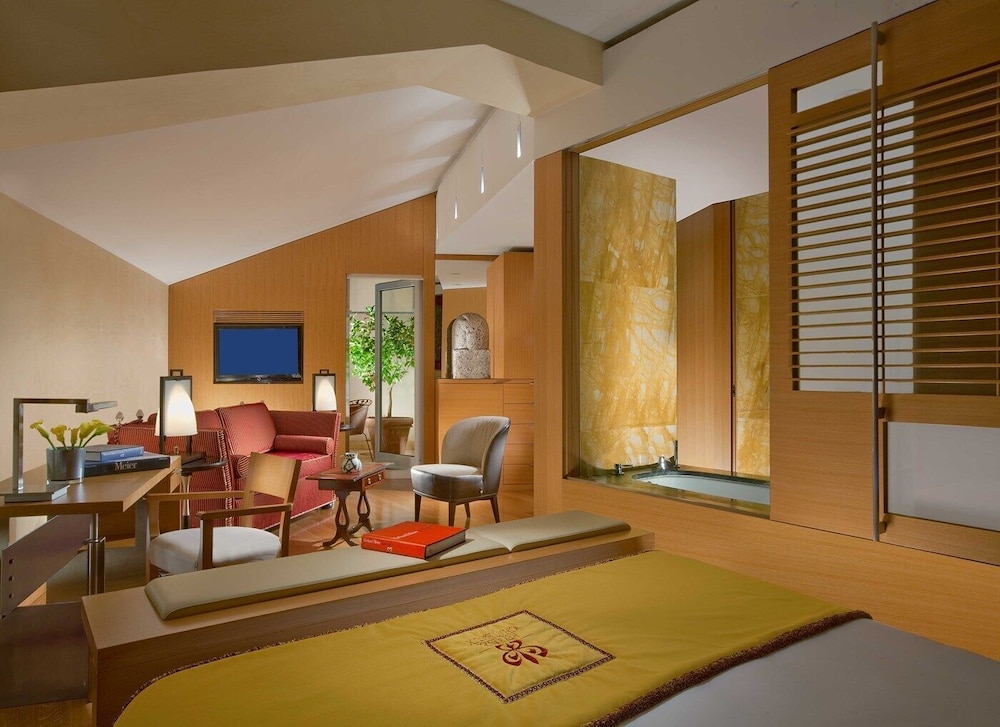 Executive Suite, Terrace (Richard Meier)