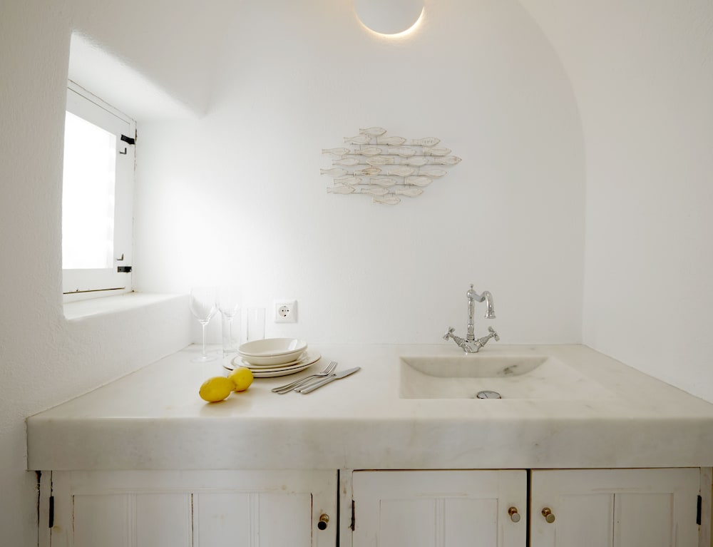 Deluxe Suite, Jetted Tub, Sea View photo 3