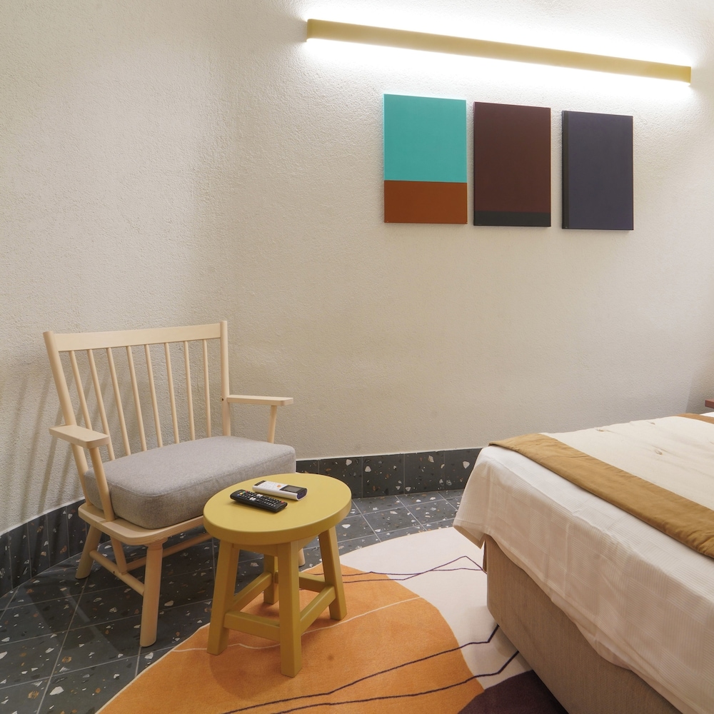Deluxe Double Room - Photo 9