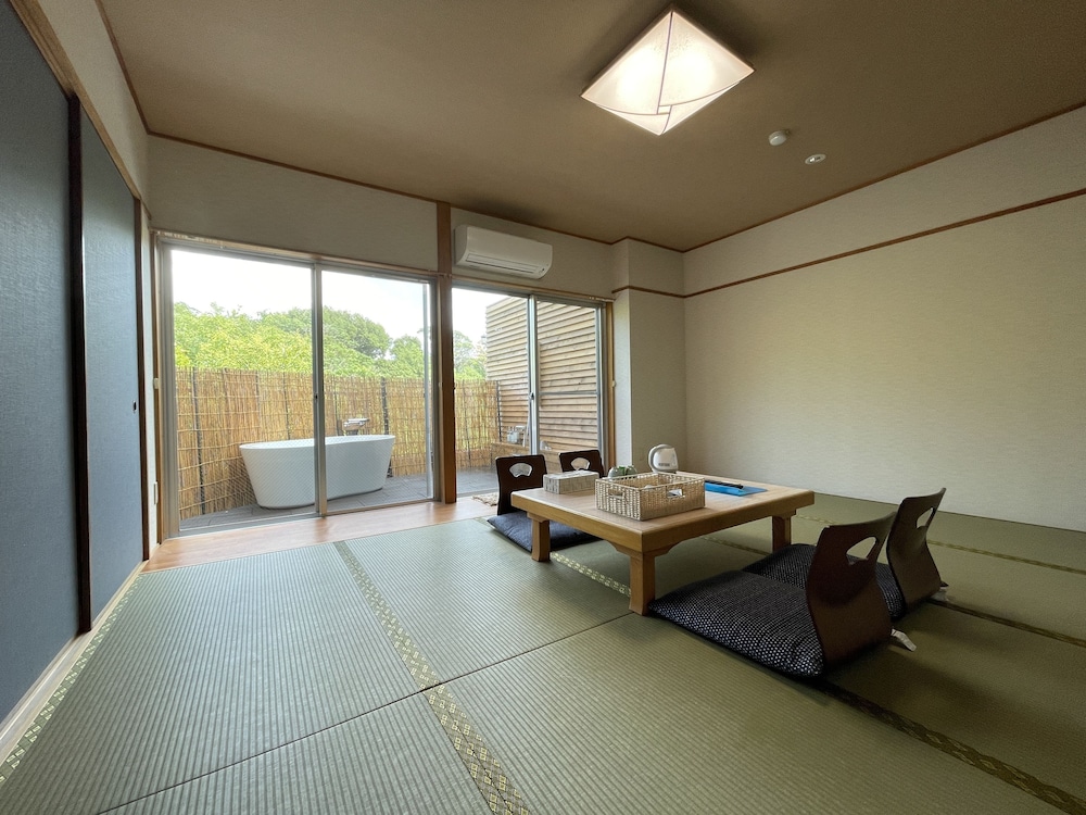 Japanese Room, 10-12 tatami,openbath photo 3