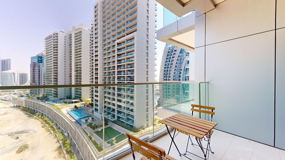 Apartment, 1 Bedroom, Pool Access photo 3