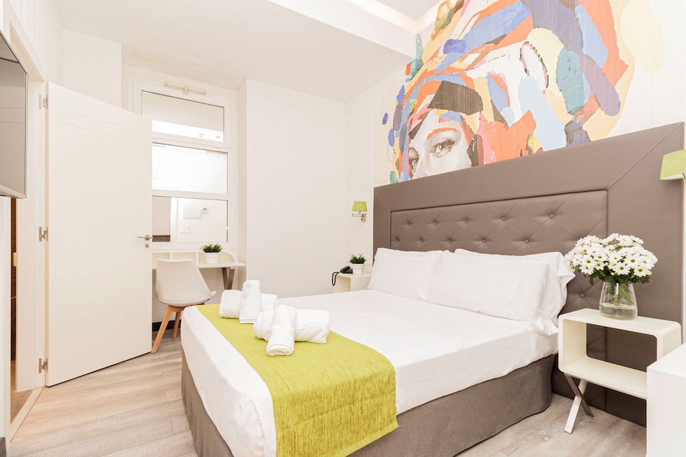 Standard Double Room - Photo 3