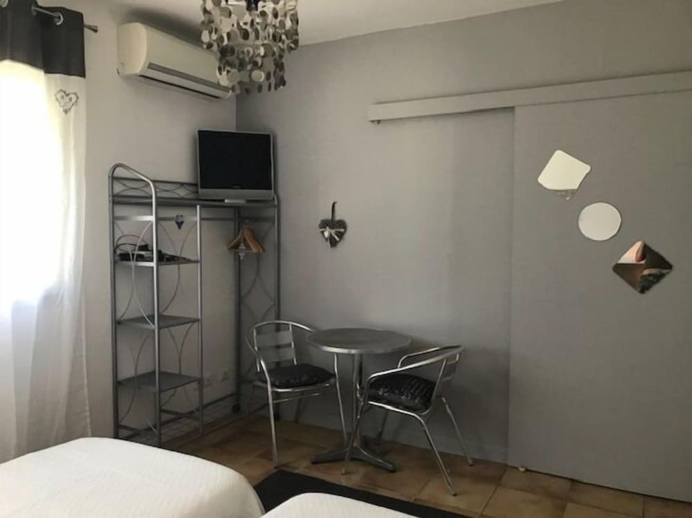 Twin Room (Les Mouettes) photo 2