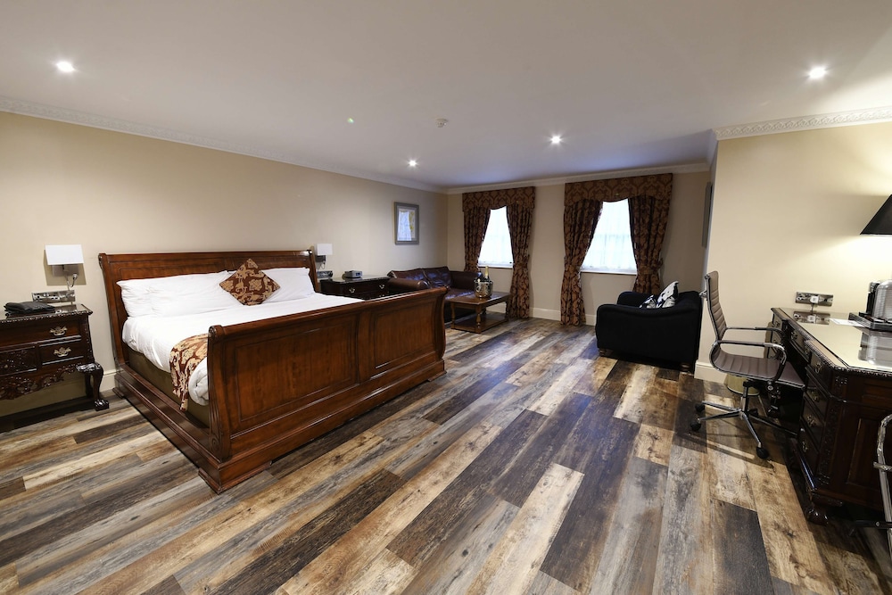 Junior Suite, 1 Double Bed, Non Smoking, Jetted Tub - Photo 3