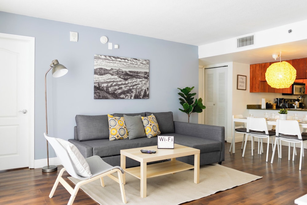 Luxury Condo, 2 Bedrooms, City View photo 3