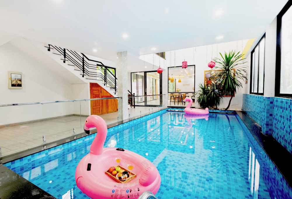 Luxury Villa, Pool View