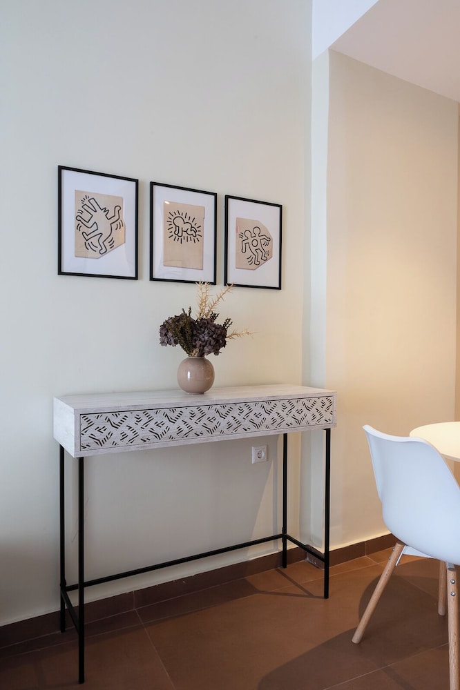 1 Bedroom Apartment (2A) City View