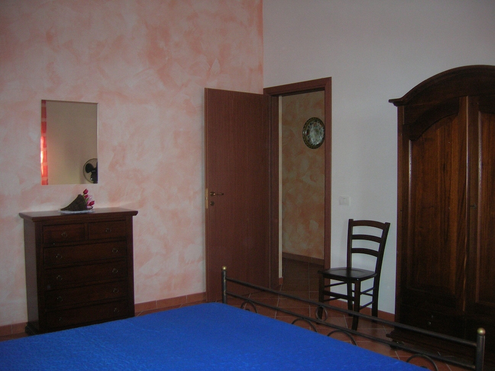House, 2 Bedrooms