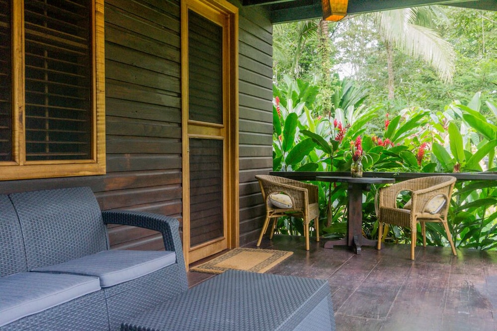 Luxury Double Room, 1 King Bed, Pool View photo 3