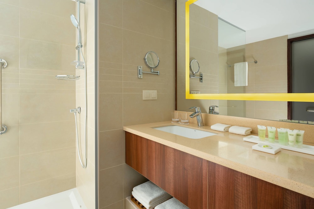 Junior Suite, 1 Bedroom - Photo 9