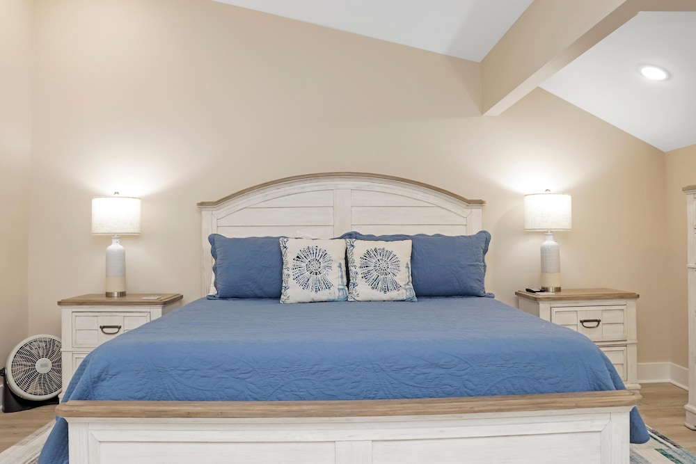 Townhome, Multiple Beds (Las Brisas)
