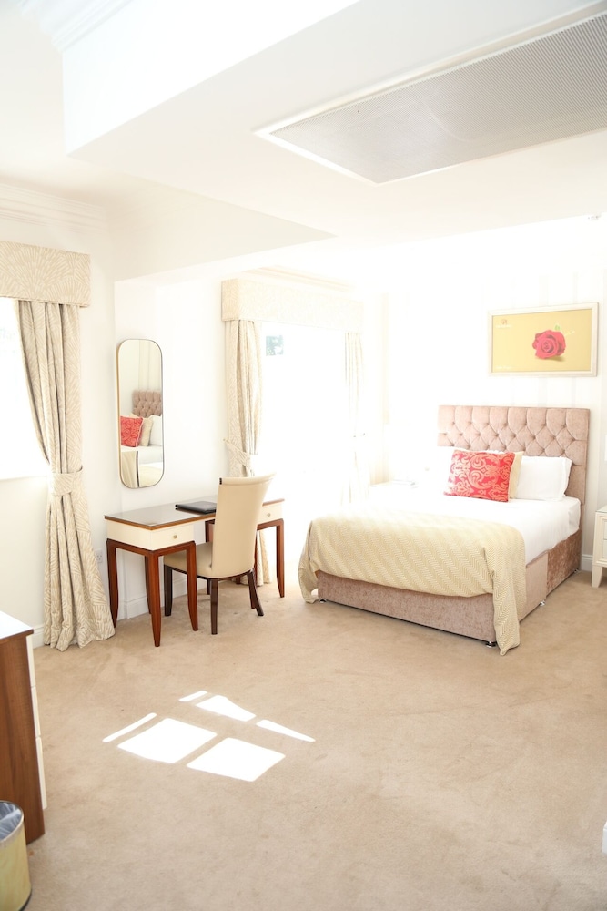 Family Room, 2 Double Beds photo 3