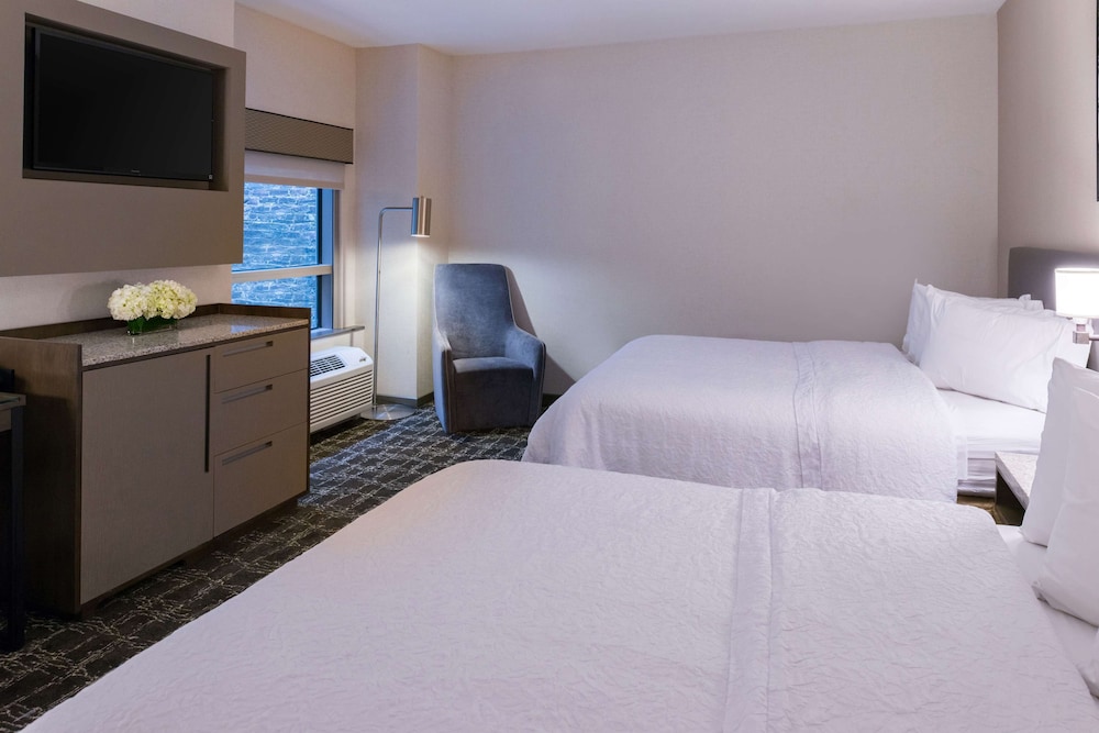 Room, 2 Queen Beds, Refrigerator photo 3