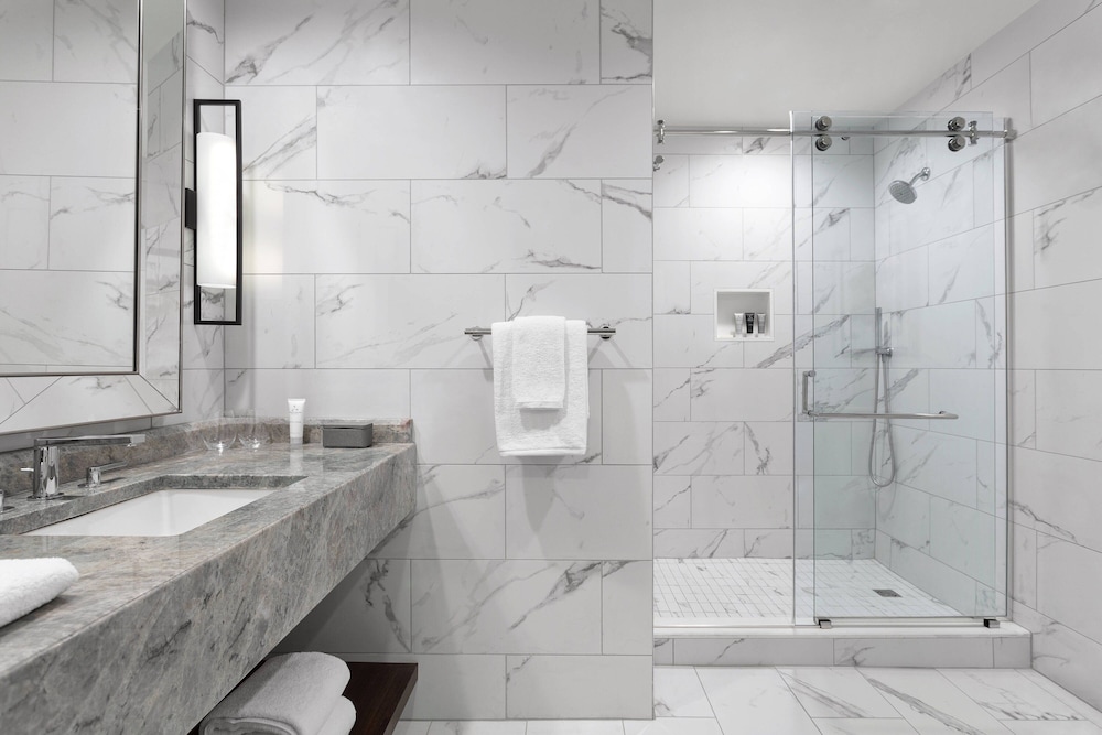 Suite, 2 Bedrooms, City View (Corner) - Photo 15