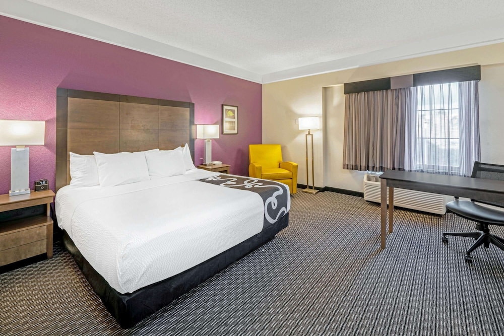 Room, 1 King Bed, Non Smoking (Water View) - Photo 2