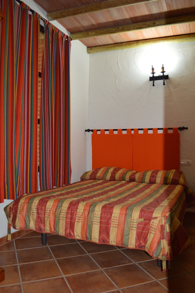 Casa, 2 habitaciones, terraza, vista a la montaña (Cortijo Mirador)
