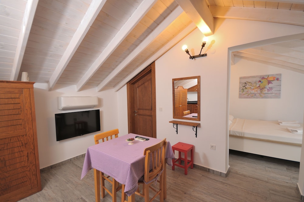 Roof Terrace Economy Room