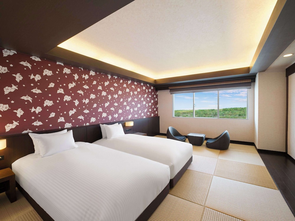 Standard Room, Japanese-Western style, 2 singlebeds and 2 futon beds photo 1