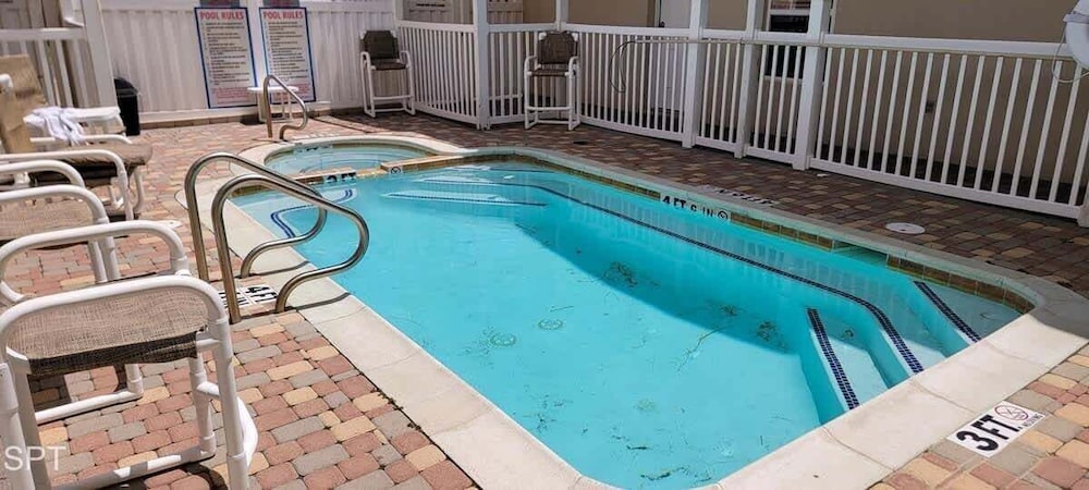Condo, 2 Bedrooms