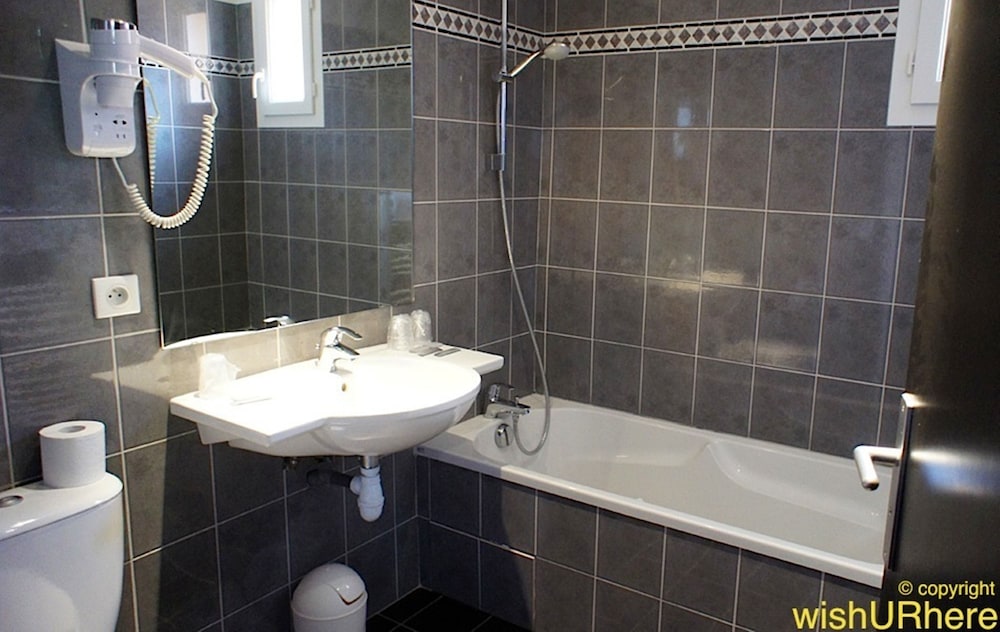Family Triple Room (3 pax) - Photo 4