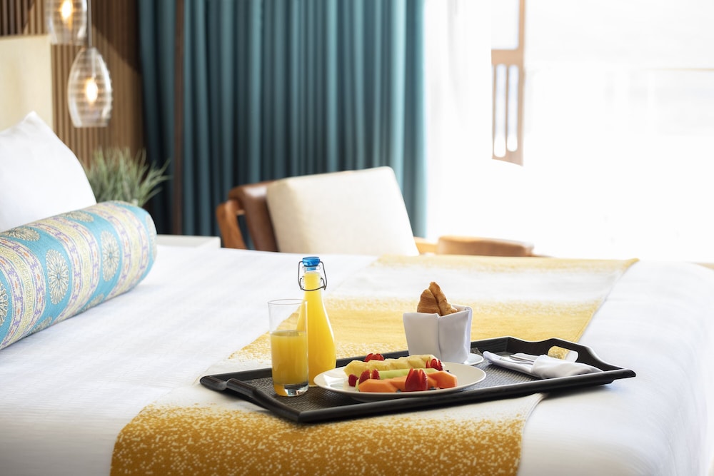 Suite, 1 Bedroom, Ocean View (rock, Personal Assistant)