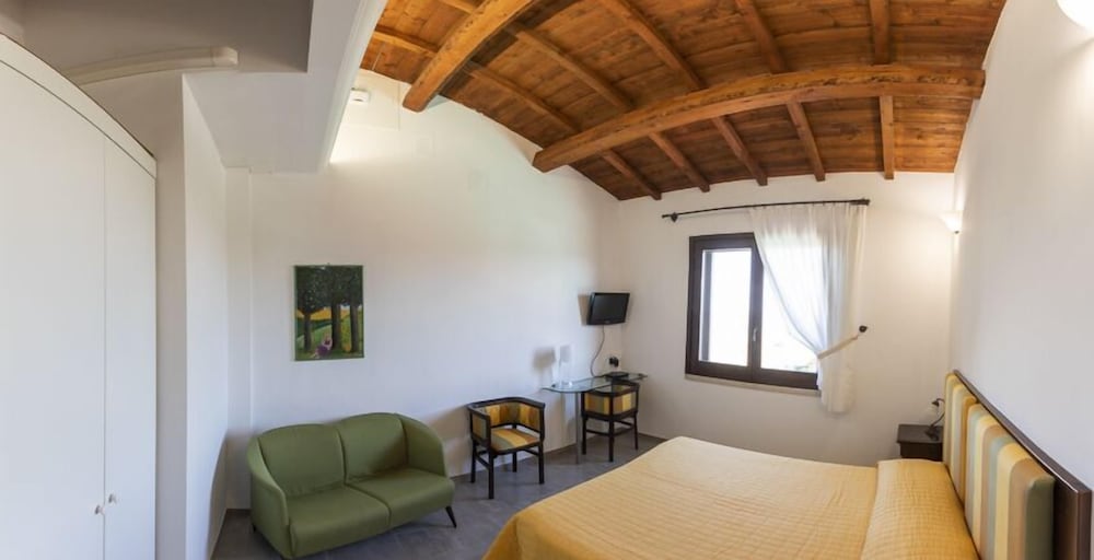Family Suite, 2 Bedrooms, Hill View photo 1