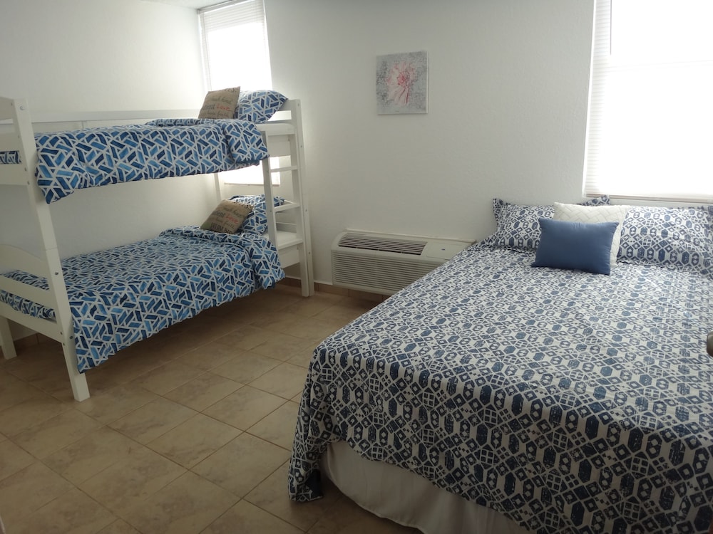 Panoramic Penthouse, Multiple Beds, Non Smoking, Ocean View photo 3
