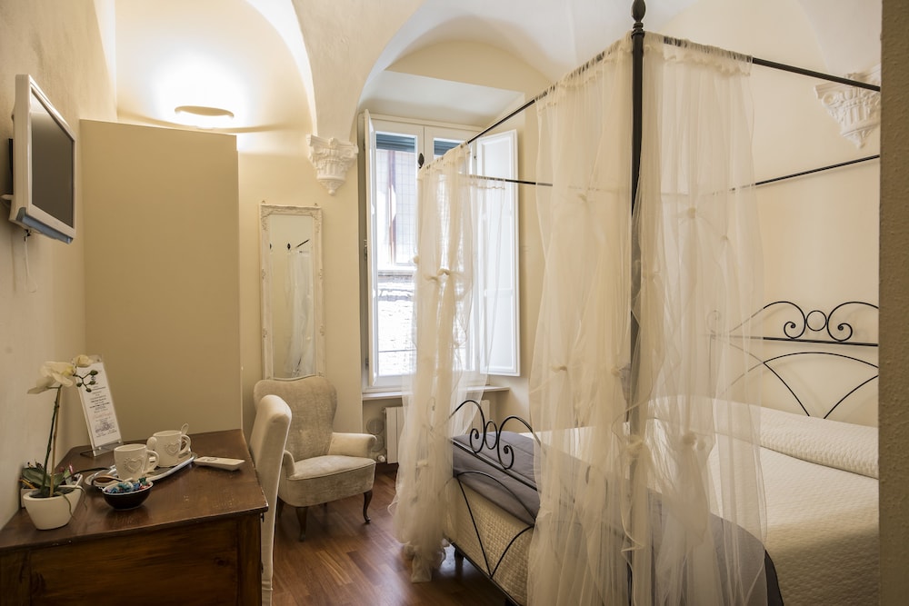 Classic Double Room, Private Bathroom - Photo 1