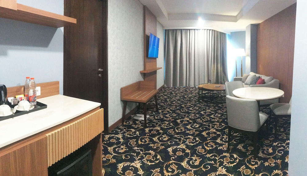 Royal Suite - Photo 3