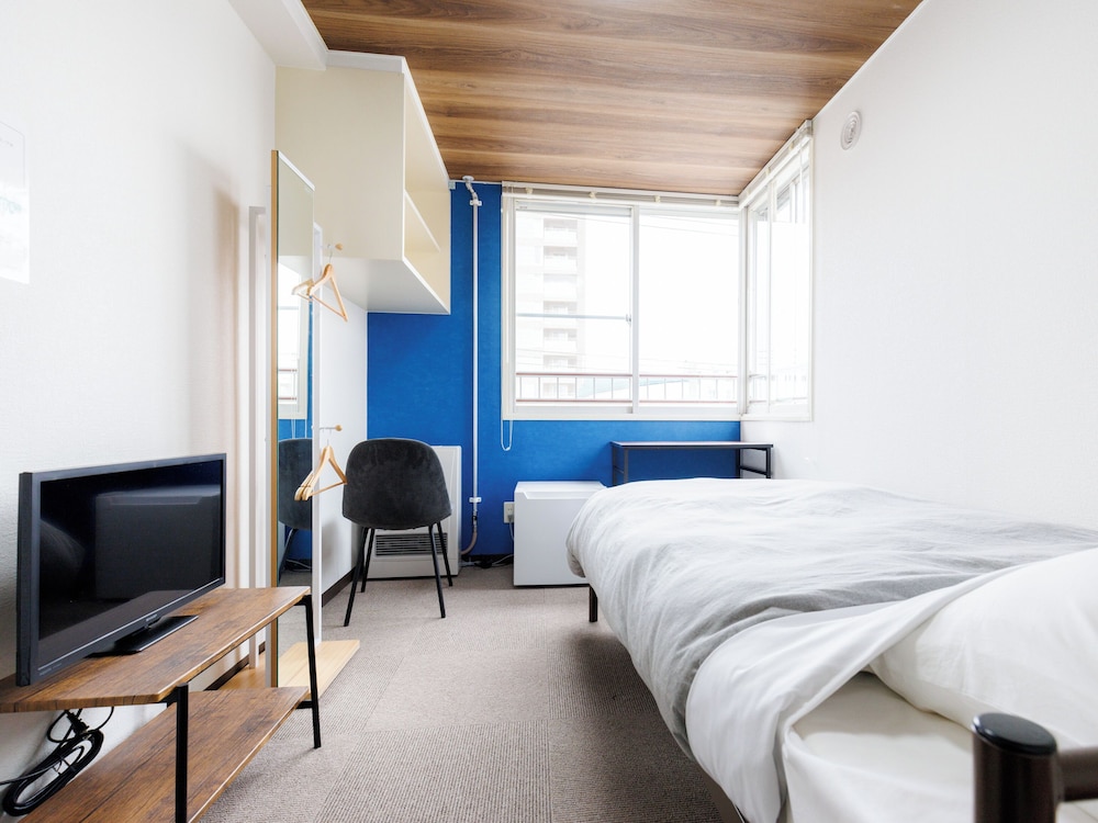 Single Room, Non Smoking, Shared Bathroom (C) photo 1