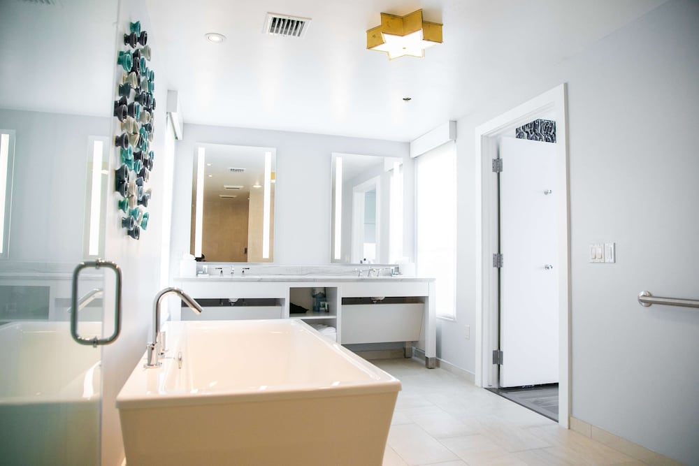 Admiral's Suite - Photo 11