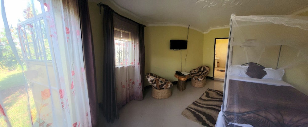 Standard Cottage, Garden View