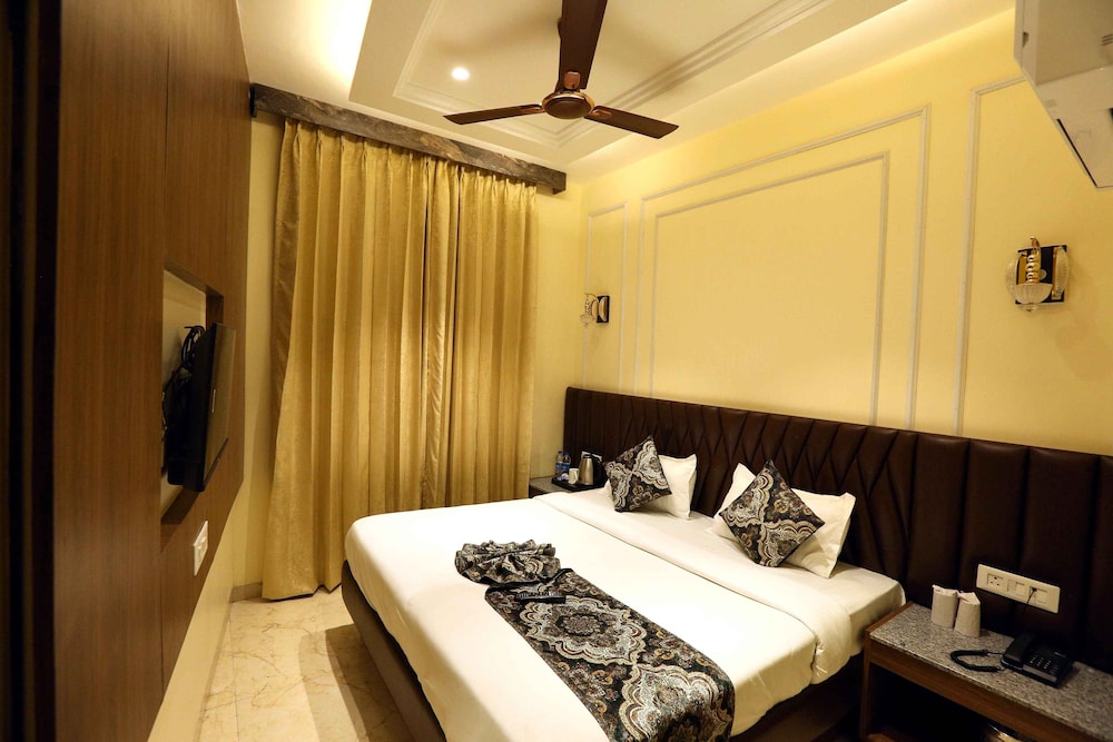 Deluxe Double Room, City View