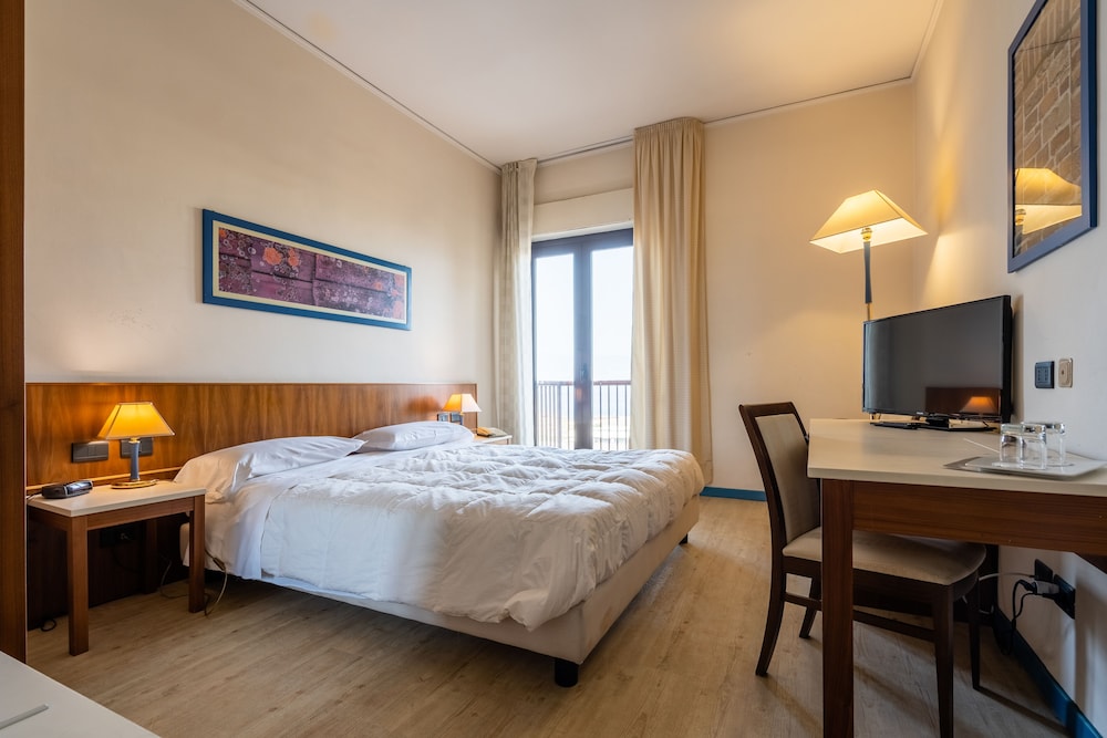 Double Room - Photo 3