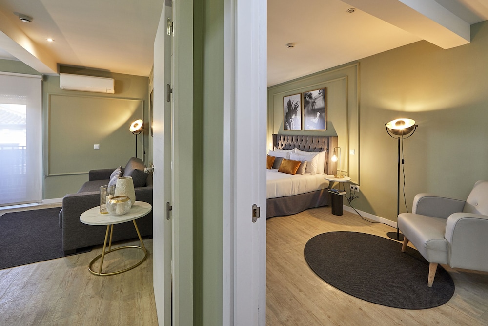Suite, 1 Bedroom, Balcony photo 2