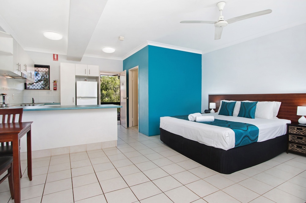 Executive Suite, 1 King Bed thumbnail 5