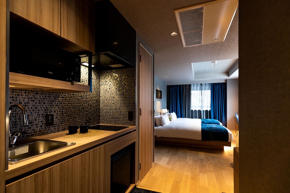 Deluxe Triple Suite