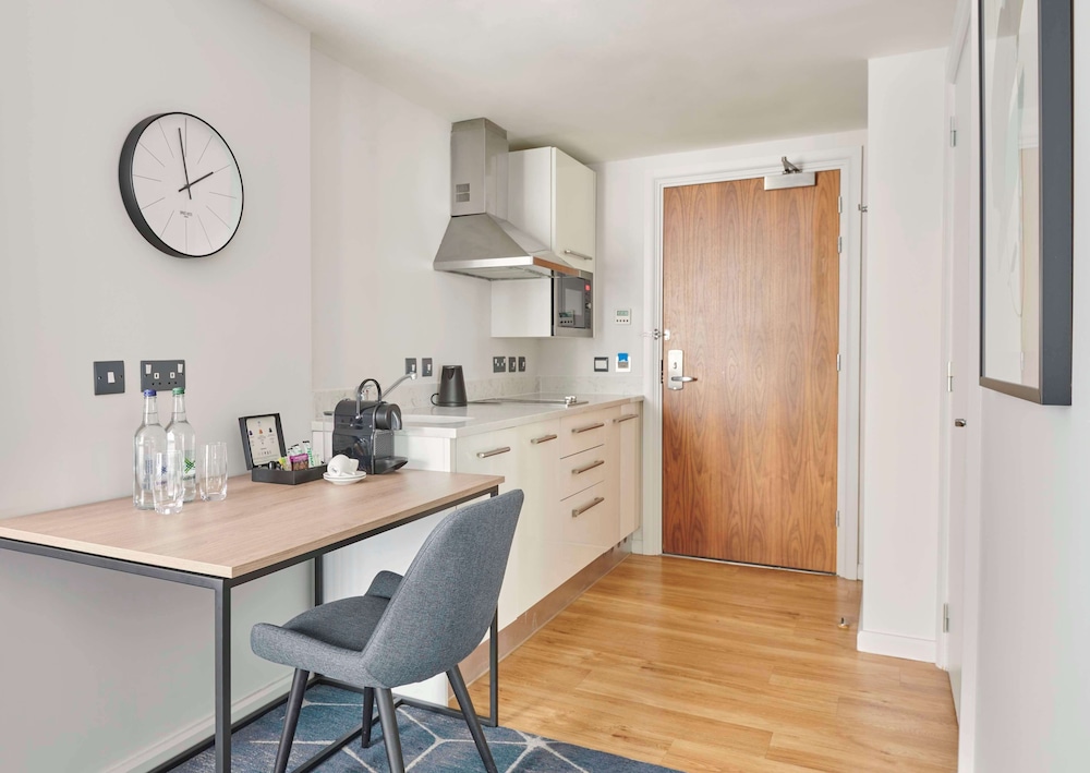 Studio, 1 King Bed, Kitchenette, Park View