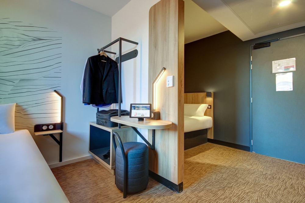 Quadruple Room, Non Smoking - Photo 5