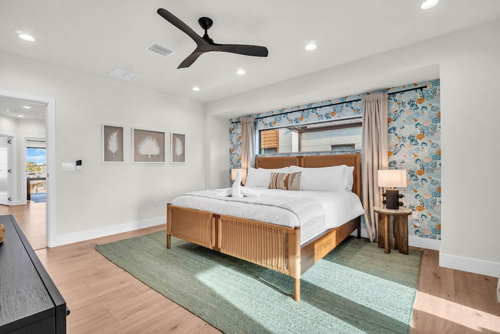 NEW 4 Bed 3 Bath Heated Salt Pool Walk2beach, Foto 50
