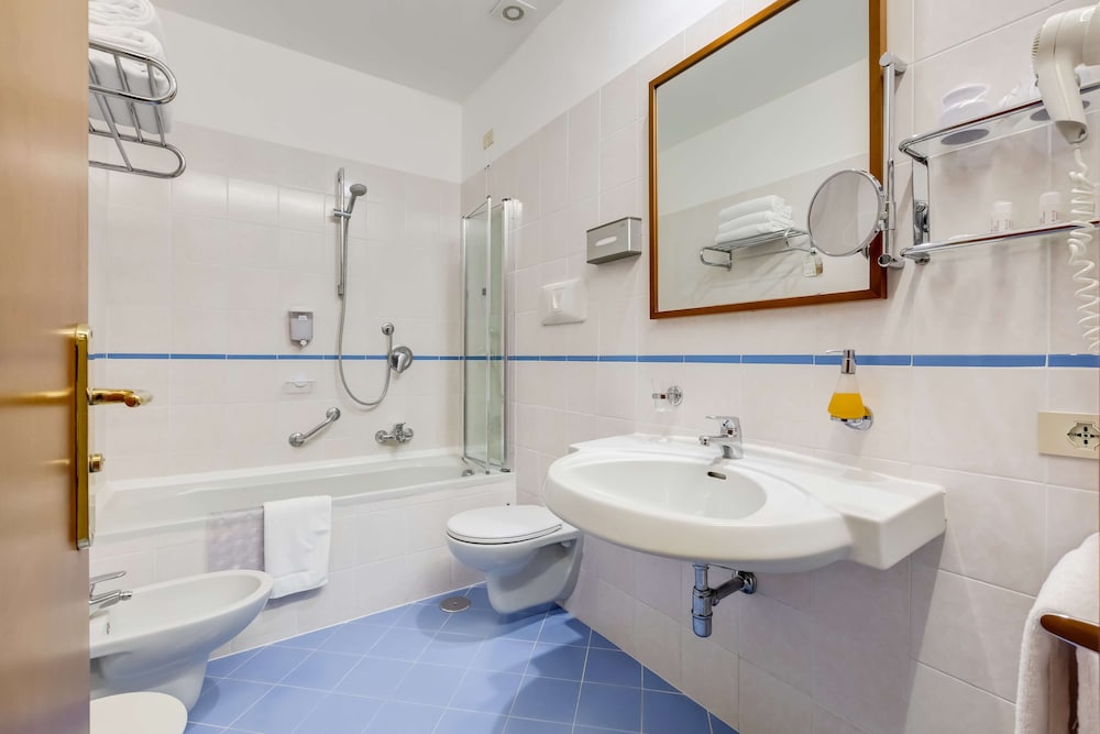 Superior Room, 1 Queen Bed, Sea View - Photo 7