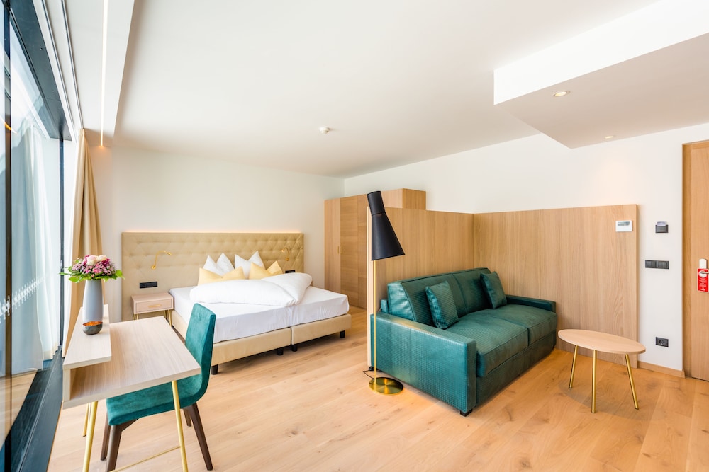 Design Double Room, Non Smoking, Mountain View photo 3