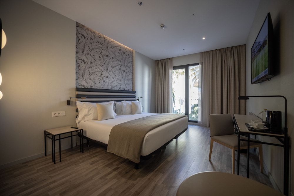 Deluxe Double Room - Photo 1
