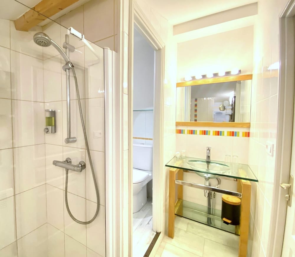 Classic Double Room, Private Bathroom, Garden View photo 2