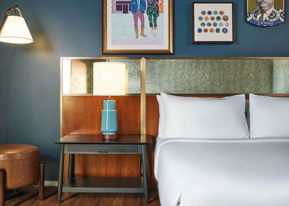 Room, 1 King Bed, Accessible (Hearing)