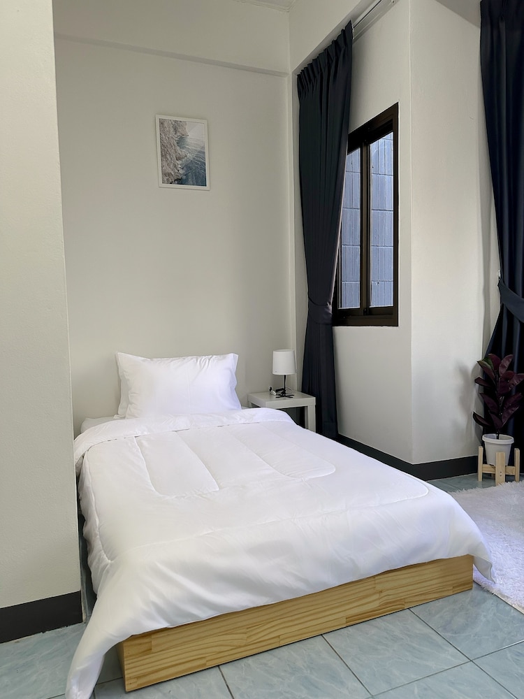 Standard Twin Room photo 3