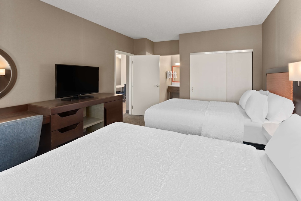 Suite, 2 Queen Beds, Non Smoking, Kitchen - Photo 2