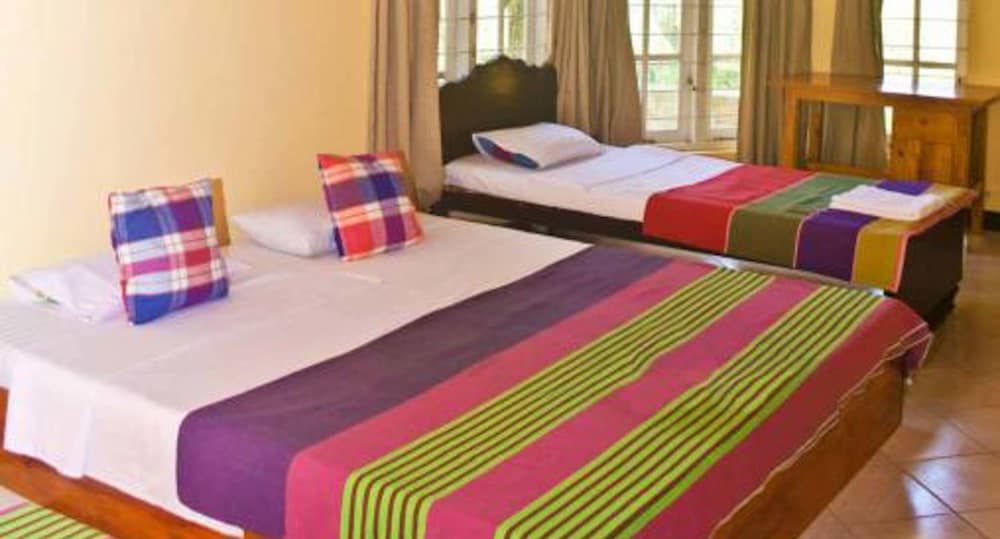 Superior Quadruple Room, 2 Queen Beds, Private Bathroom, Hill View photo 2
