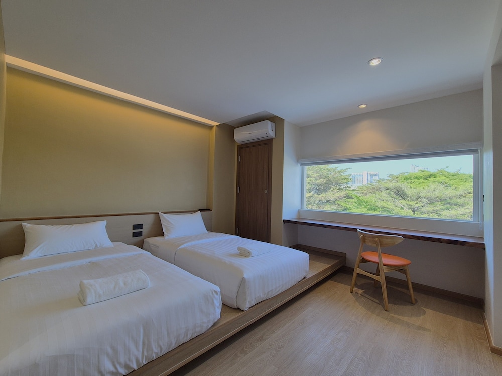 Twin Room, Non Smoking, City View photo 1