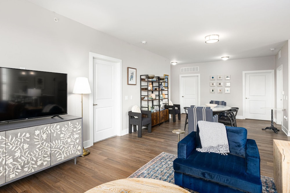 Downtown Luxury - Top Floor 2BR at Topiary Park, 写真 29